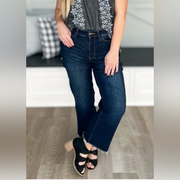 Judy Blue Dark High Rise Wide Leg Jeans Cropped Stretch Flattering Tummy Control - Picture 2 of 11